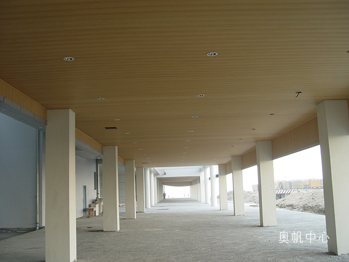 奥帆基地 用材：40x25天花.jpg